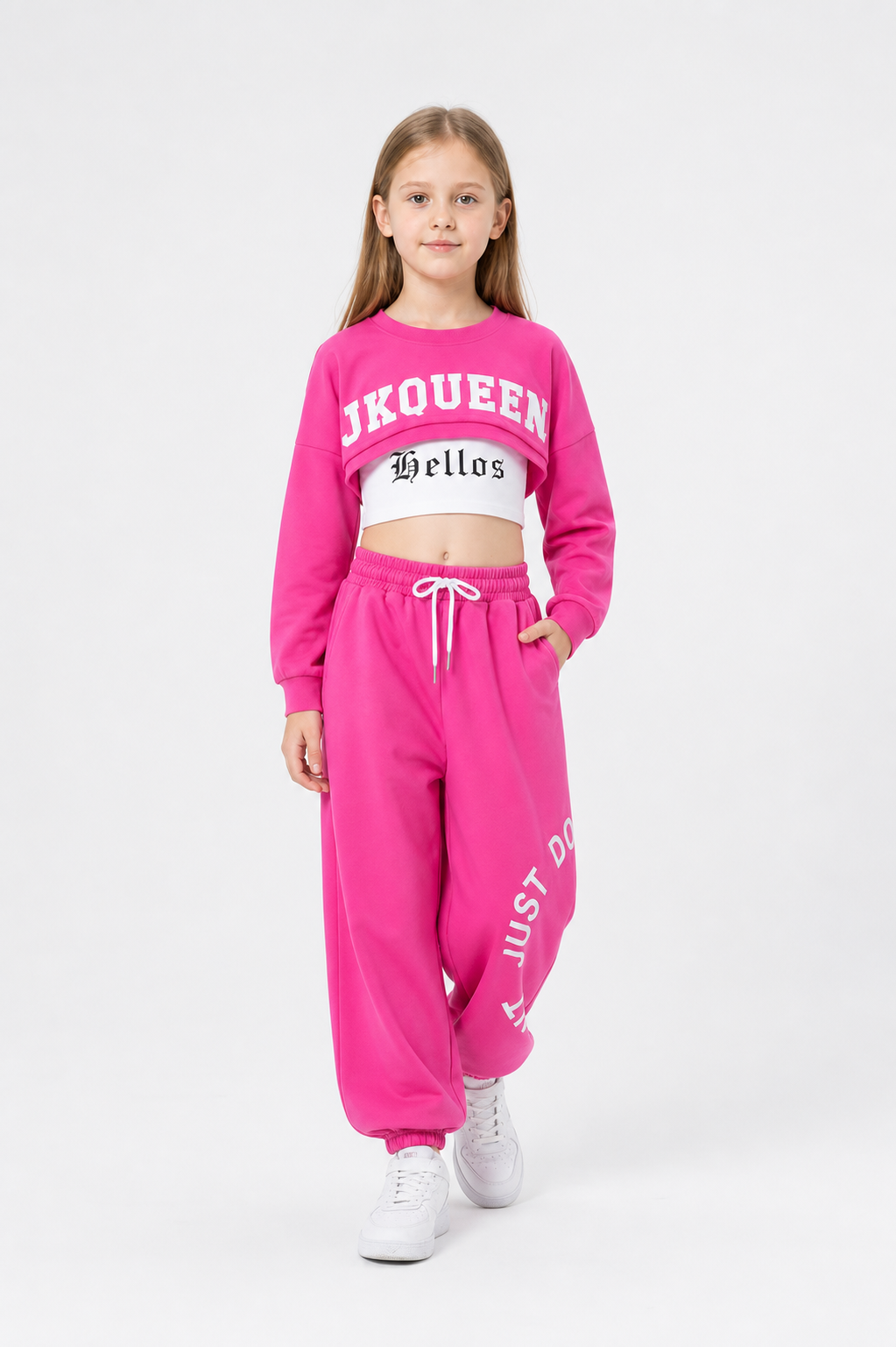 Children's outfit with a cropped top and sweatpants Costumes detail 2