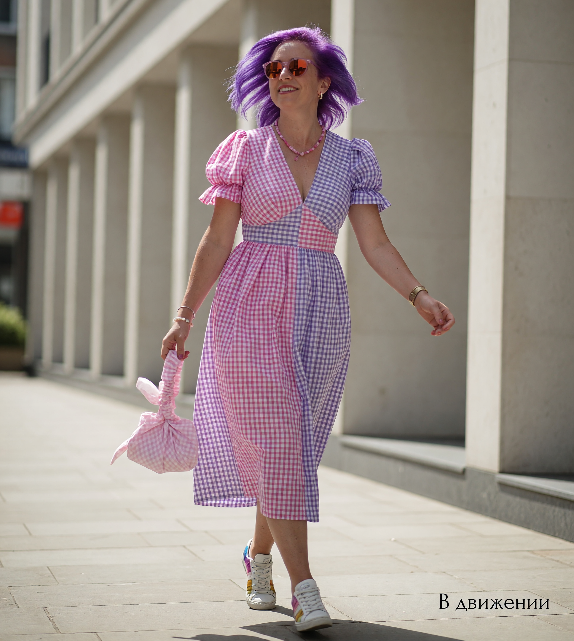 Midi Dress with a V-Neckline, Waist Emphasis, and Puff Sleeves