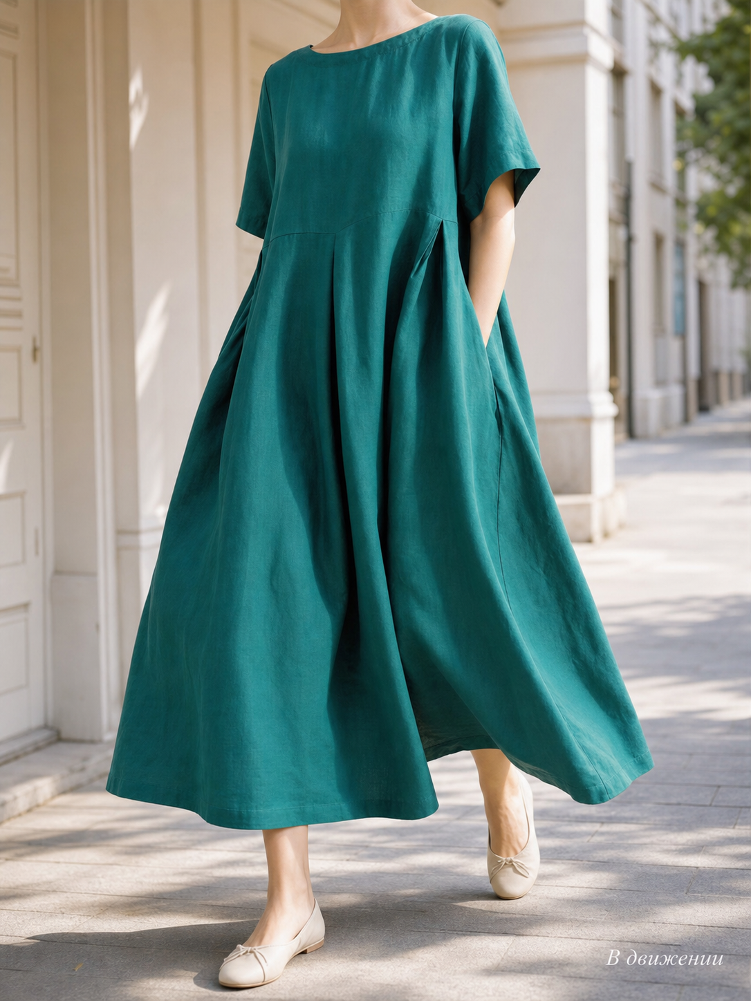 Women's Loose-Fit Dress with a Round Neckline
