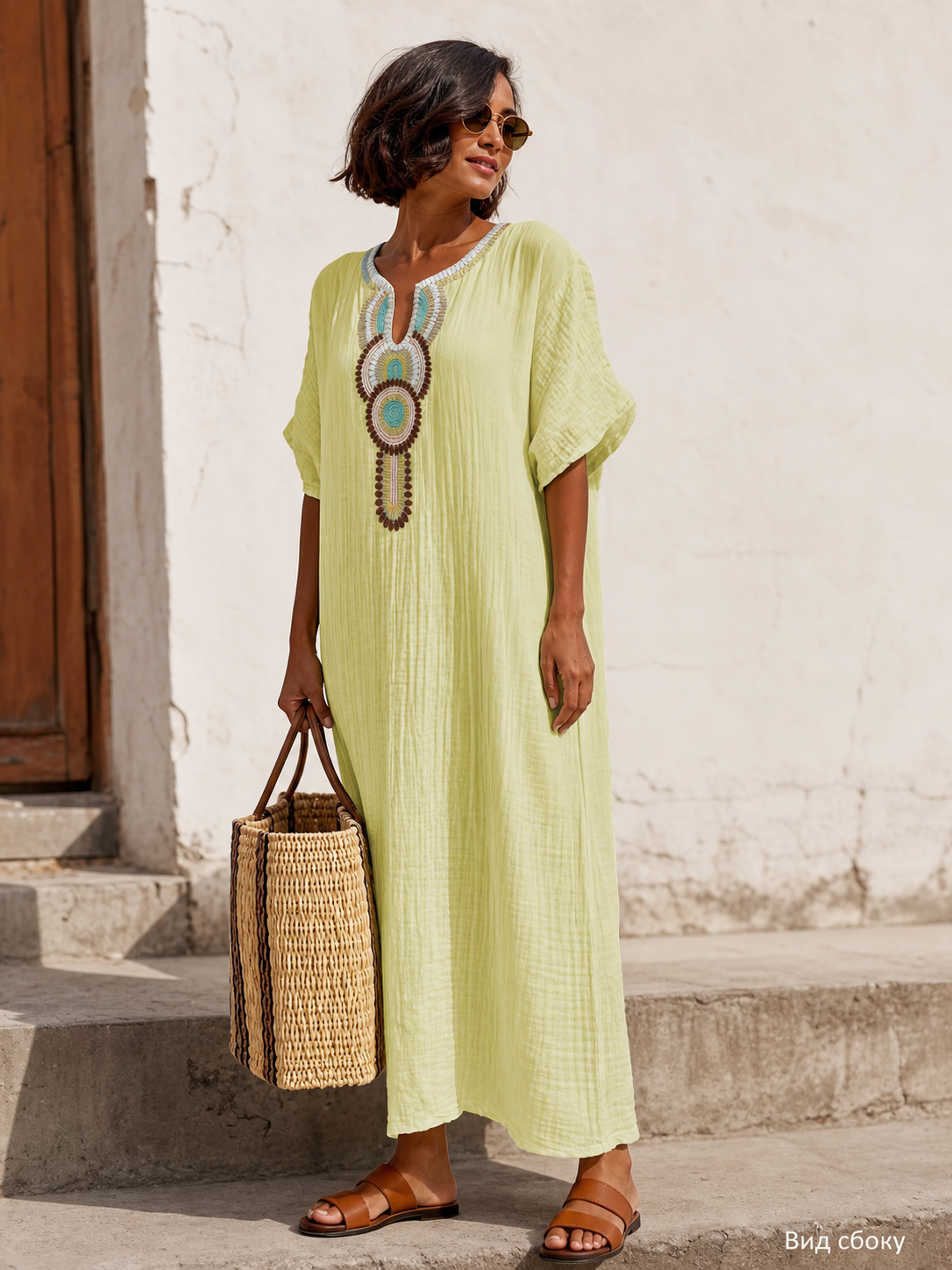 Embroidered Midi Dress with Short Sleeves and a Relaxed Fit