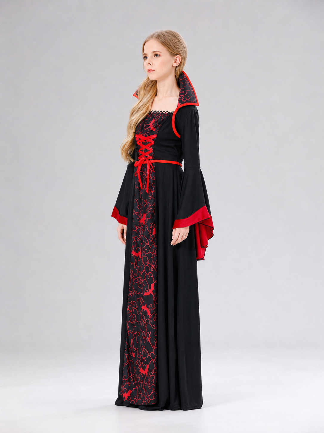 Vampire Costume: Floor-Length Dress with Necklace