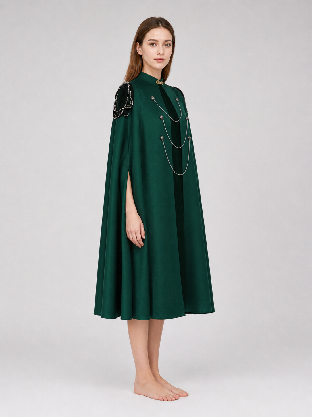 Medieval Gothic Cape Cloak, 1-Piece Sleeveless Stand Collar Front-Open Draped Costume With Metal Chain Details For Cosplay Role Play