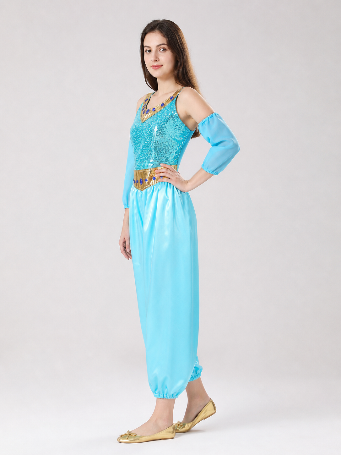 The princess costume is designed in an Arabic style and includes a light blue side view