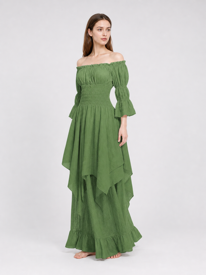 Long Dress with Voluminous Sleeves in a Vintage Style