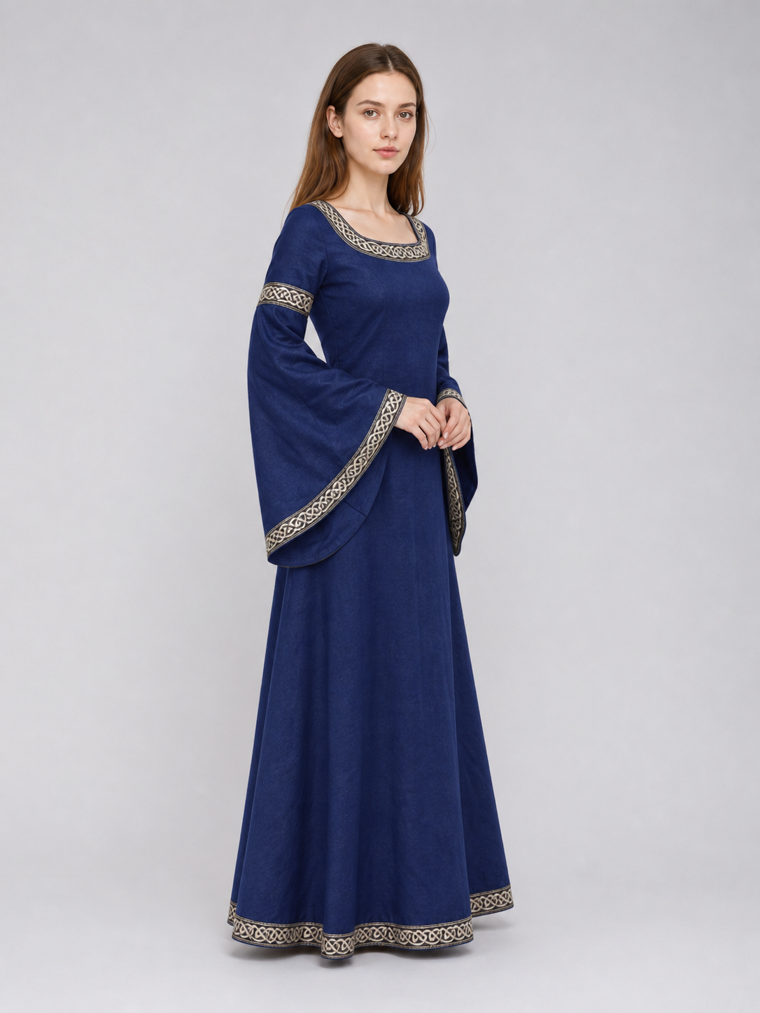 Long Medieval Dress with Belt and Pendant