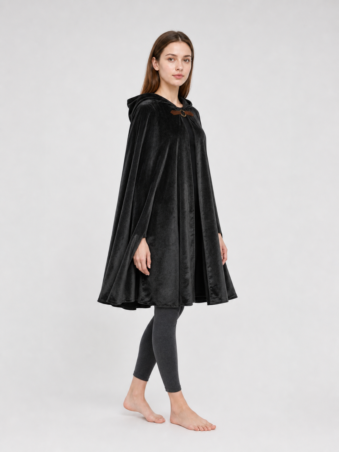 Medieval Warrior Halloween Hooded Cape Costume, 1-Piece Long Black Cloak With Brown Neck Buckle For Cosplay Performance