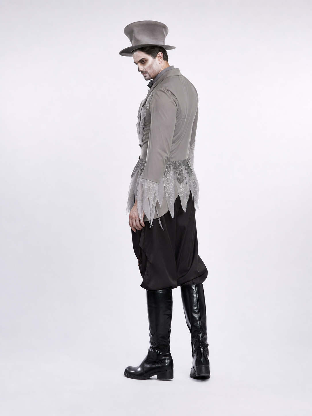 Gothic vampire costume with top hat for Halloween