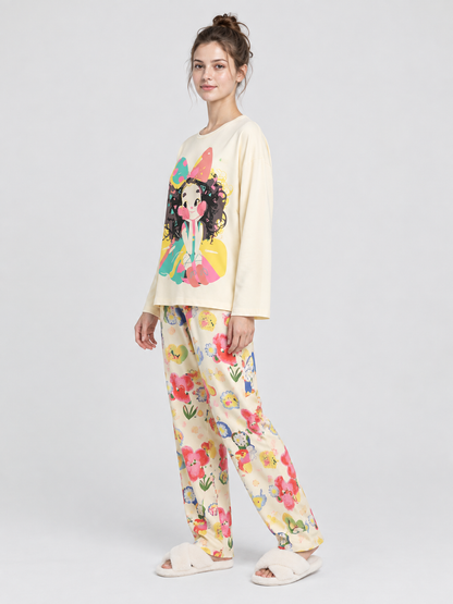 Light pajama set with long-sleeve top and long pants with prints