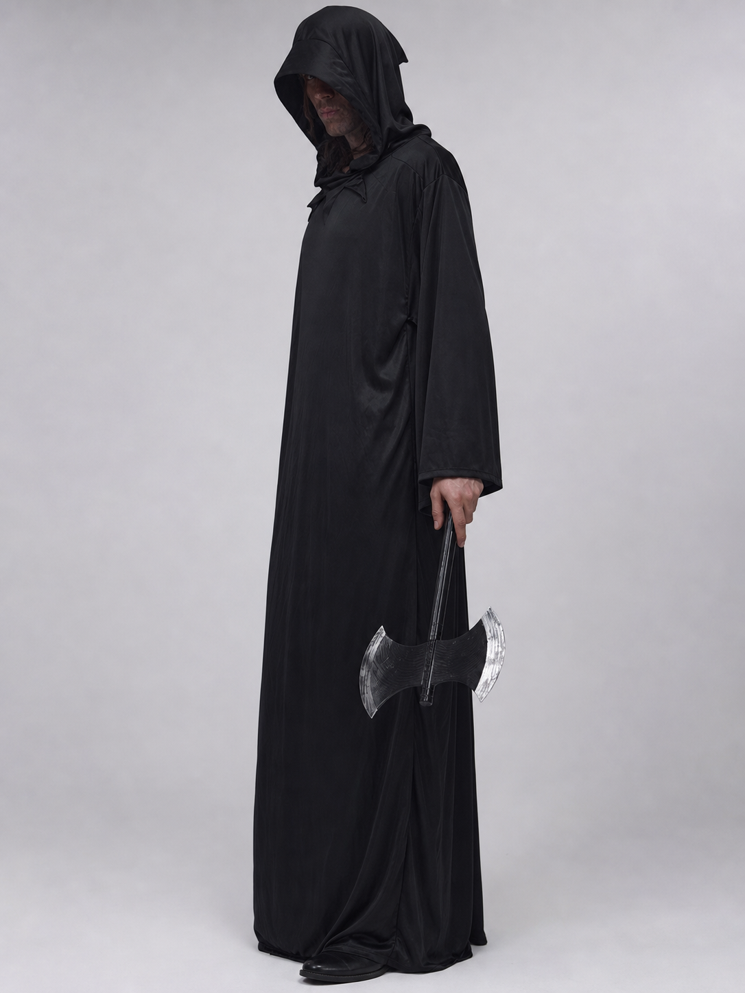 Dark fantasy costume with hood and axe side view 4