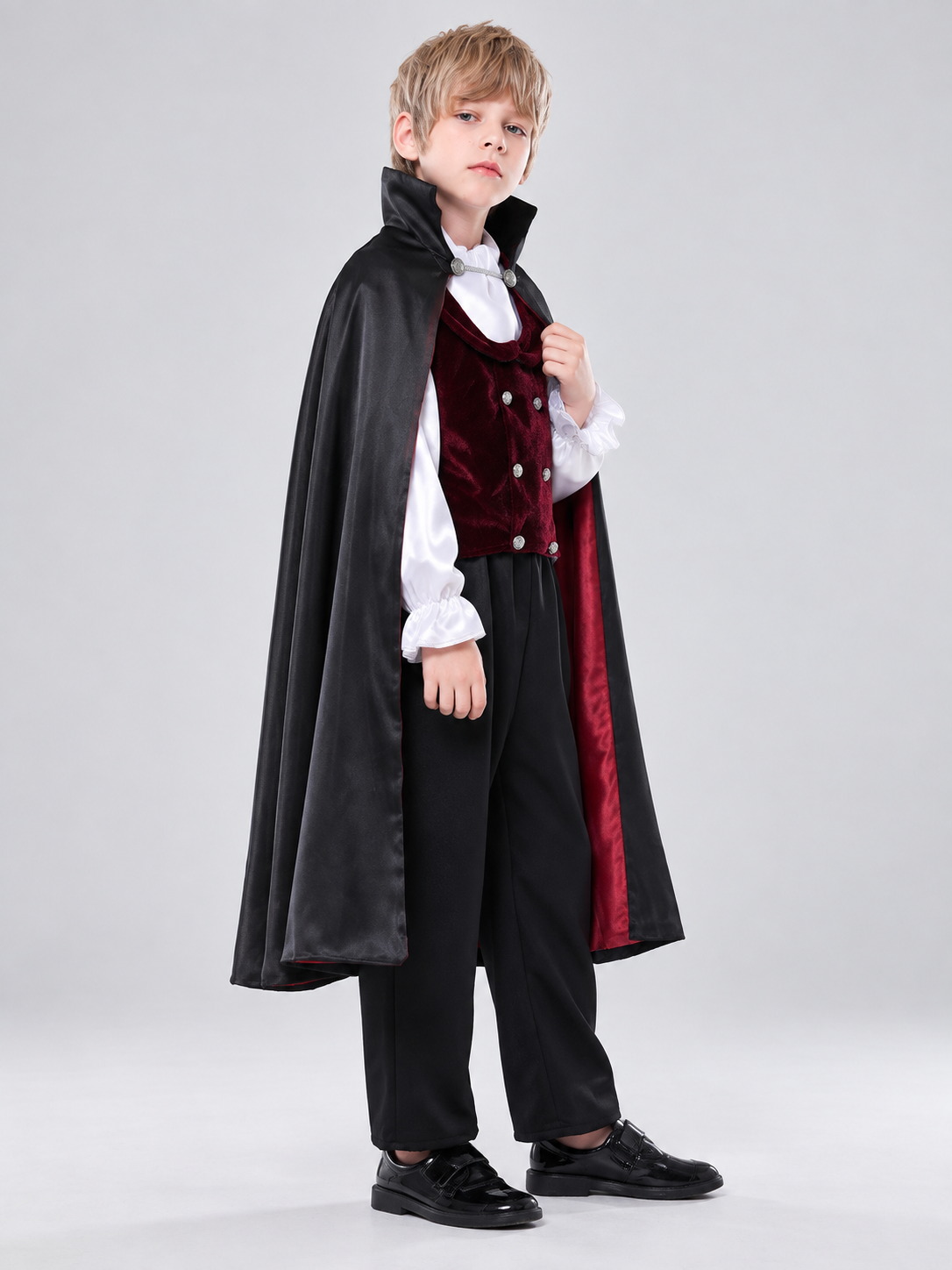 Kids' vampire costume made of velvet and polyester