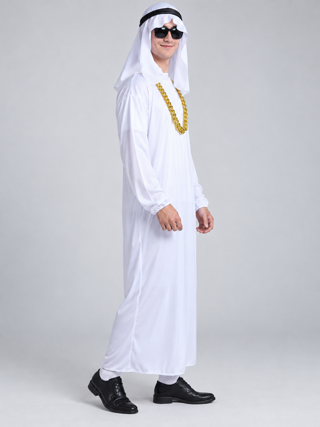 Carnival costume with a white headpiece and black ribbon