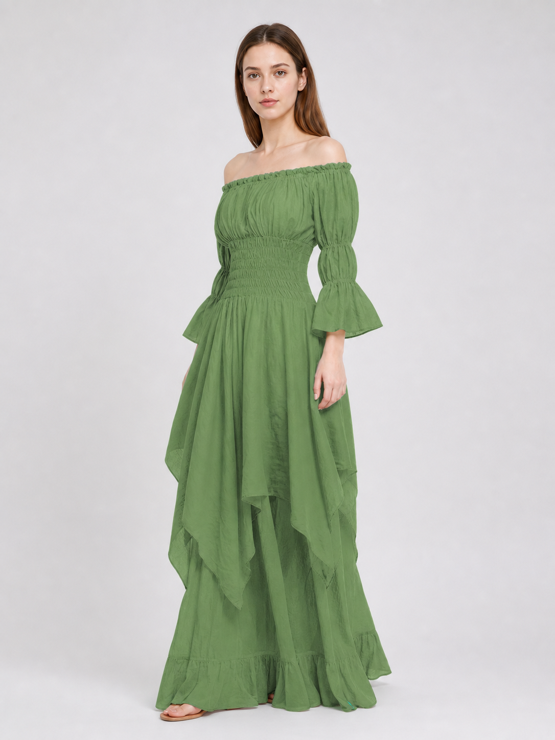 Long Dress with Voluminous Sleeves in a Vintage Style