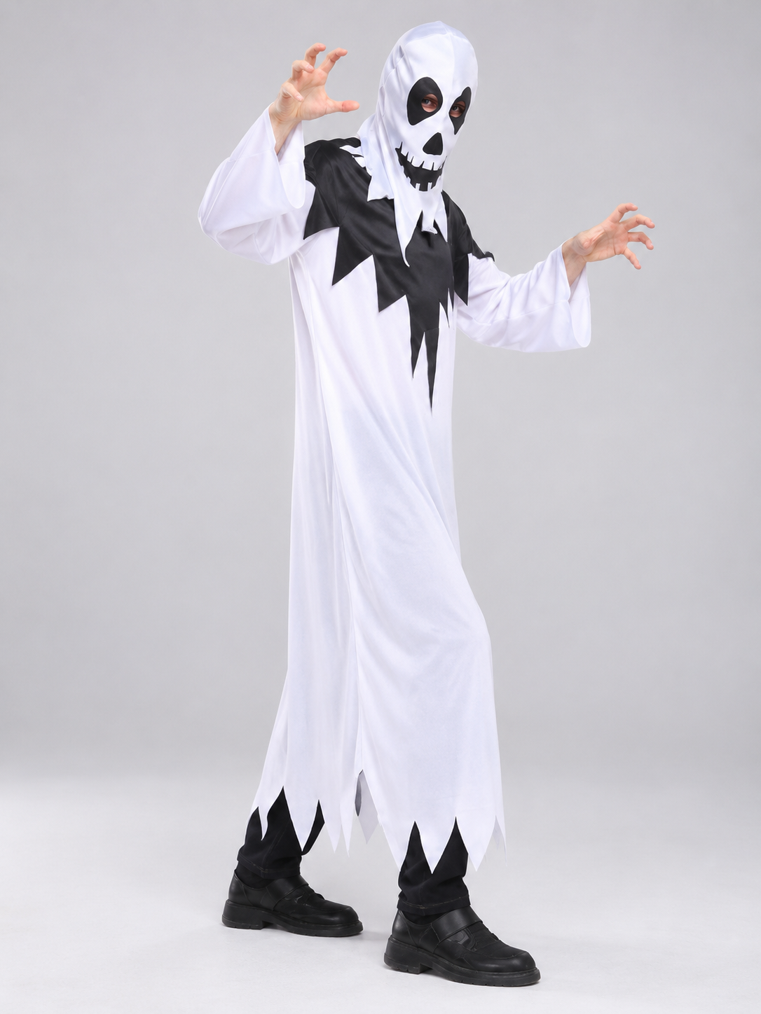 Vampire Costume: White Robe with Skull Mask