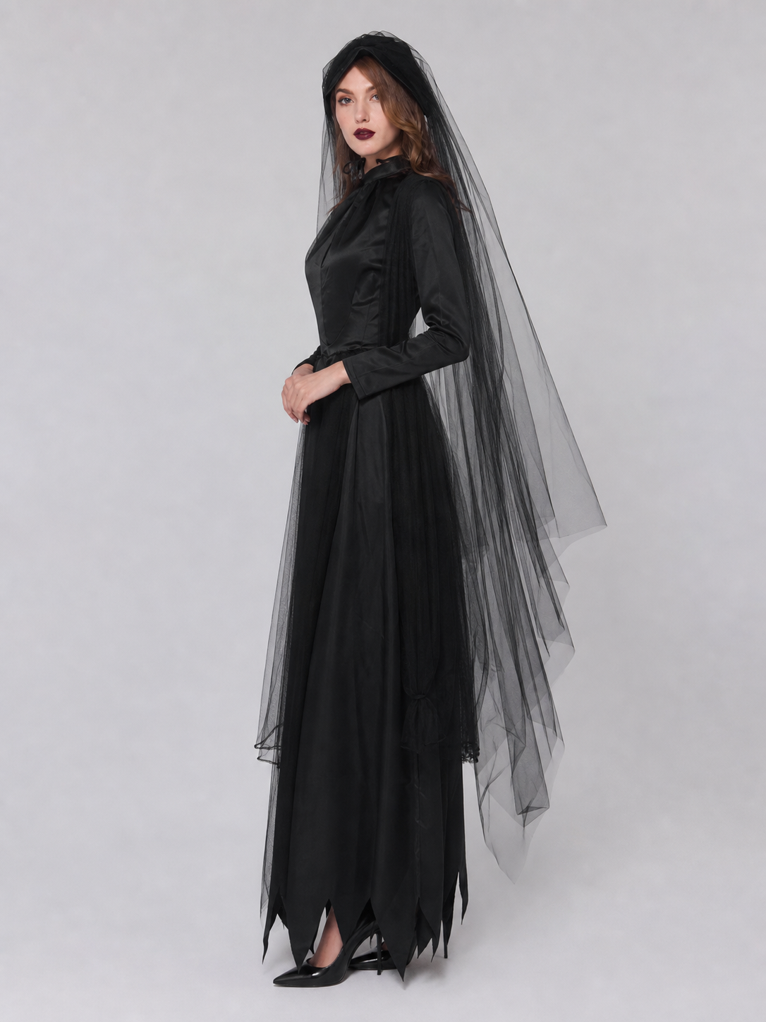Black Gothic Vampire Dress with Long Veil for a Role-Playing Look