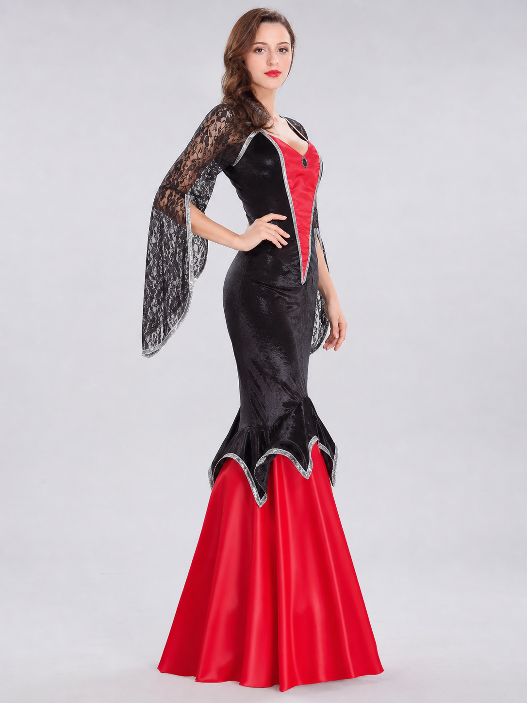 Retro Palace-Style Dress with Lace Sleeves