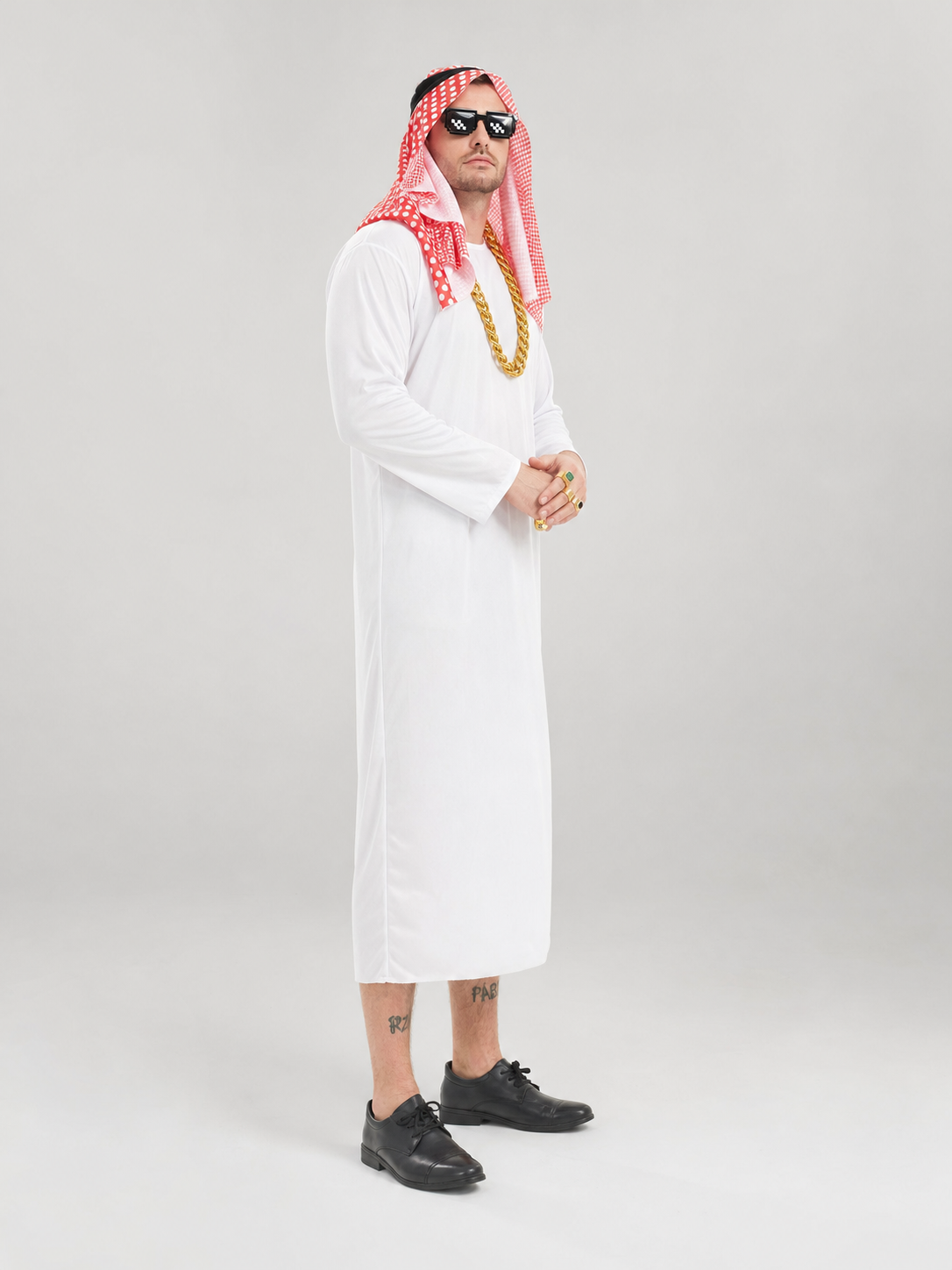 Arabic costume with headscarf and glasses for parties