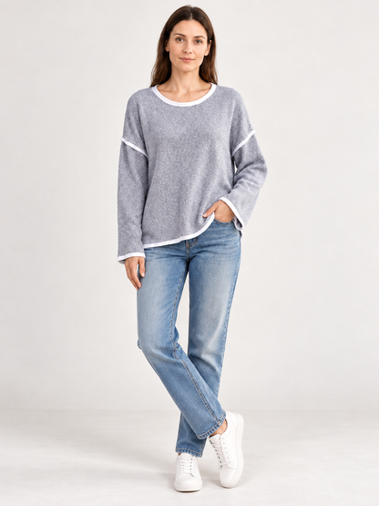 Gray loose sweater with a round neck and fringe