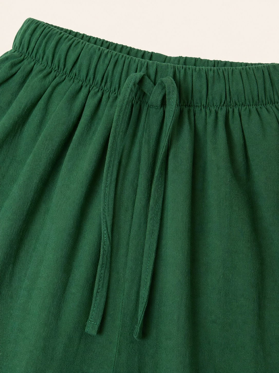 Loose-fit cropped shorts with drawstring, dark green