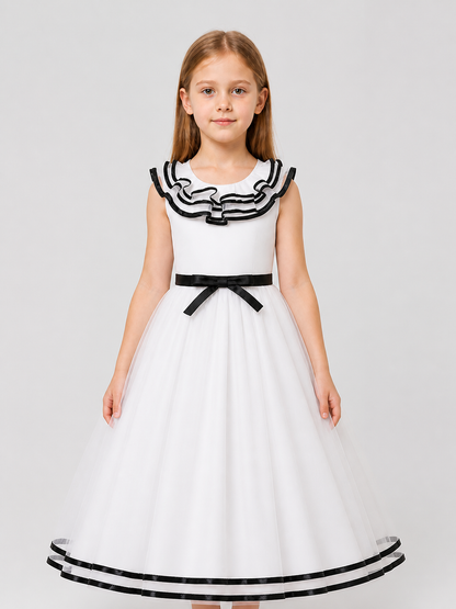Princess Dress for Girls with a Full Skirt and Bow Costume Dresses detail 3