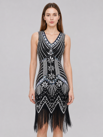 Sleeveless dress with a V-neckline and a fitted silhouette, made from fabric