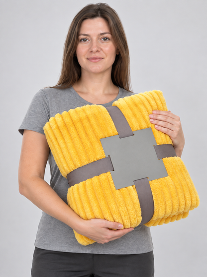 Gold Blanket Made of Polyester and Flannel with Embossed Stripes
