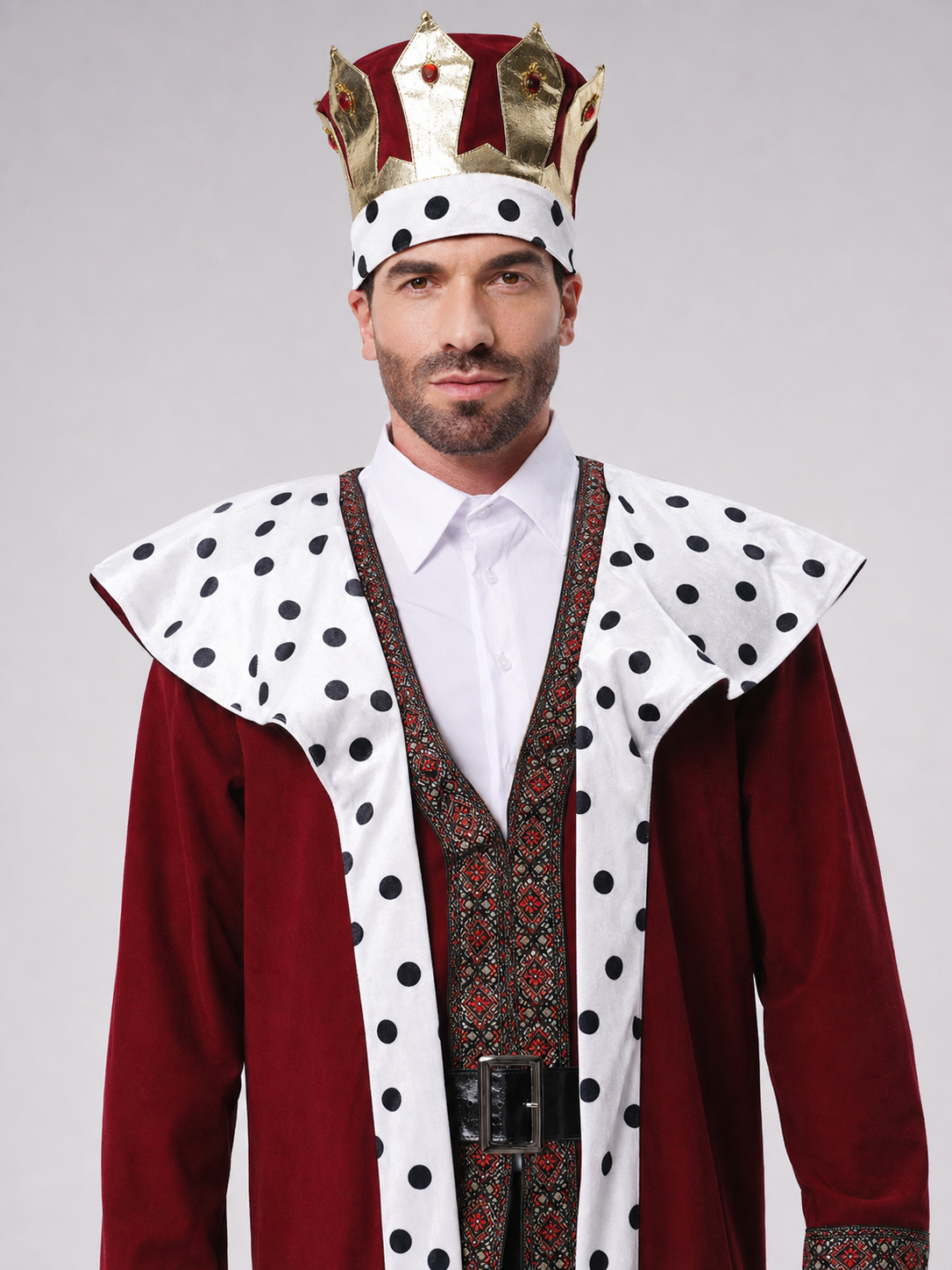 Carnival costume with cape and crown for cosplay