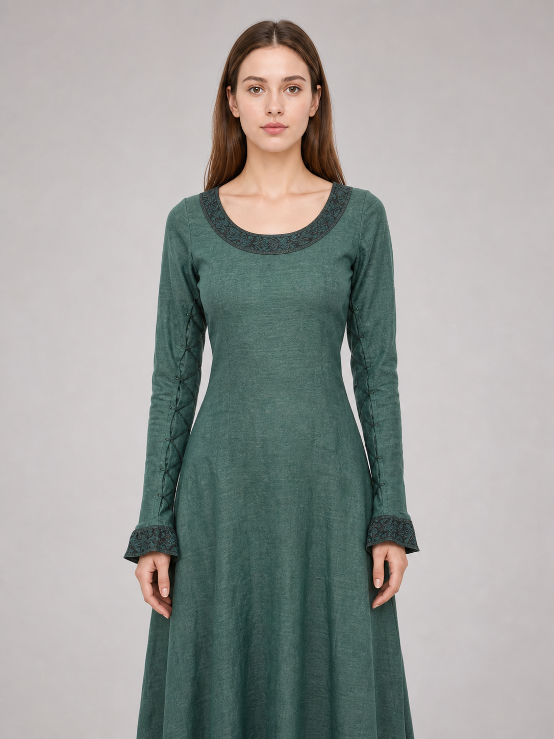 Medieval Green Maxi Dress with Long Sleeves