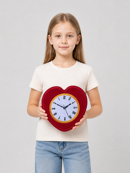 Heart-Shaped Wall Clock with Roman Numerals product detail 3