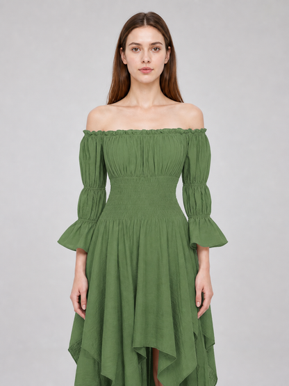 Long Dress with Voluminous Sleeves in a Vintage Style