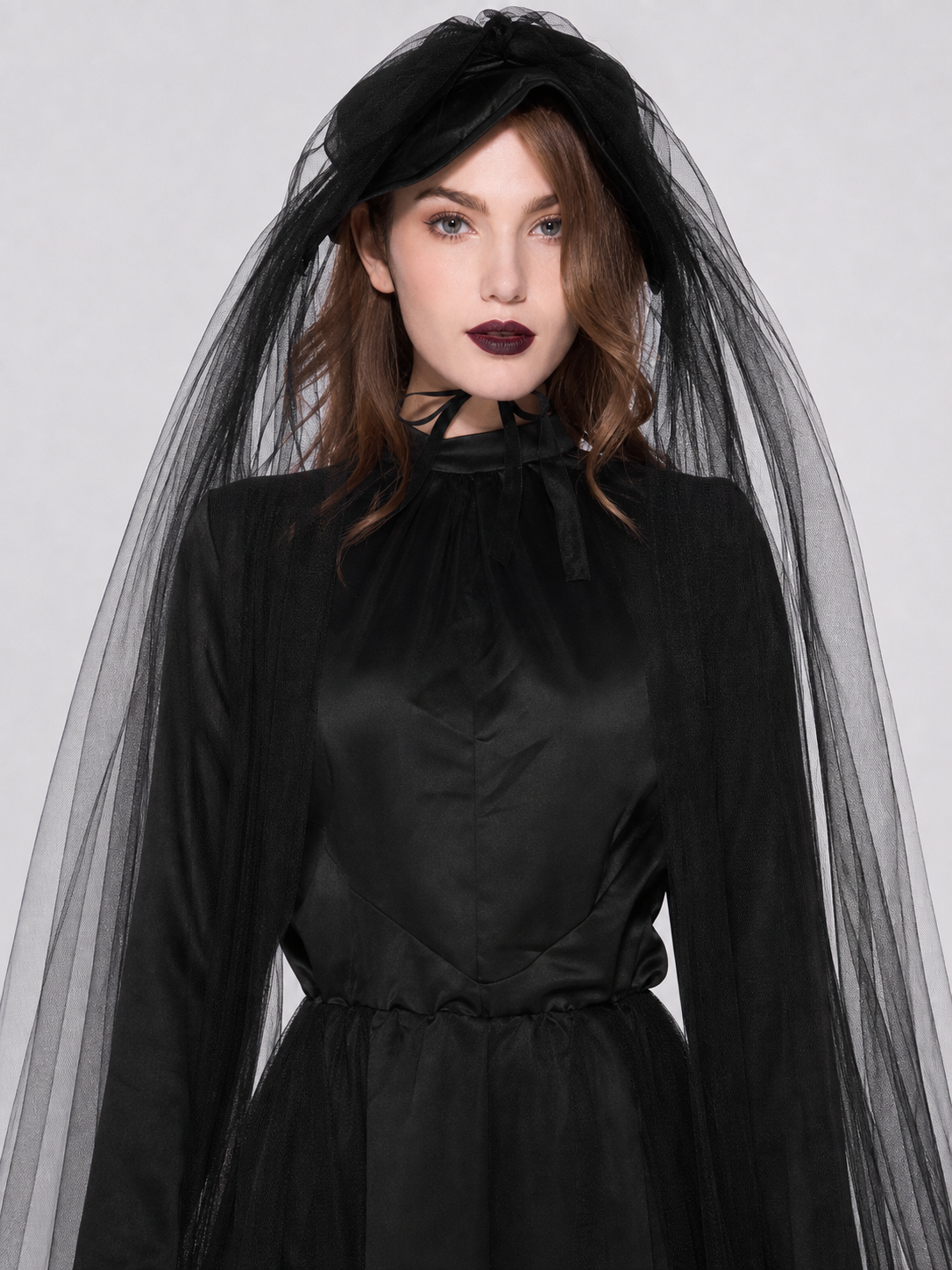 Black Gothic Vampire Dress with Long Veil for a Role-Playing Look