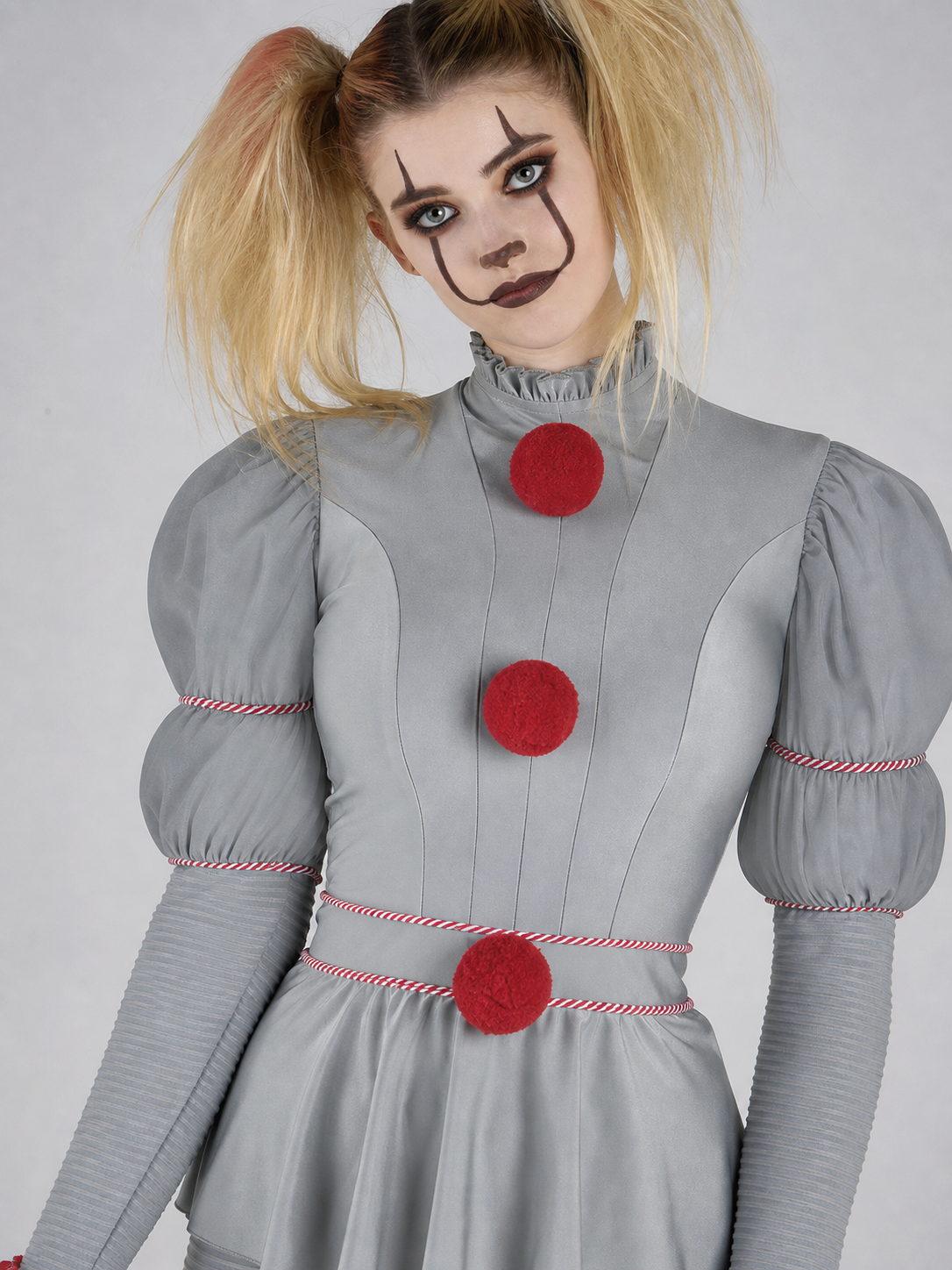 Pennywise Carnival Costume — Clown Look