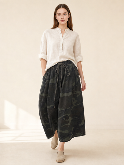 Wide-Leg Cropped Jeans with Camouflage Print