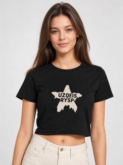 Black T-shirt with star print for an outfit